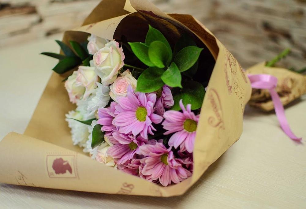 Букет цветов из: Розы и Хризантемы в Тобольске