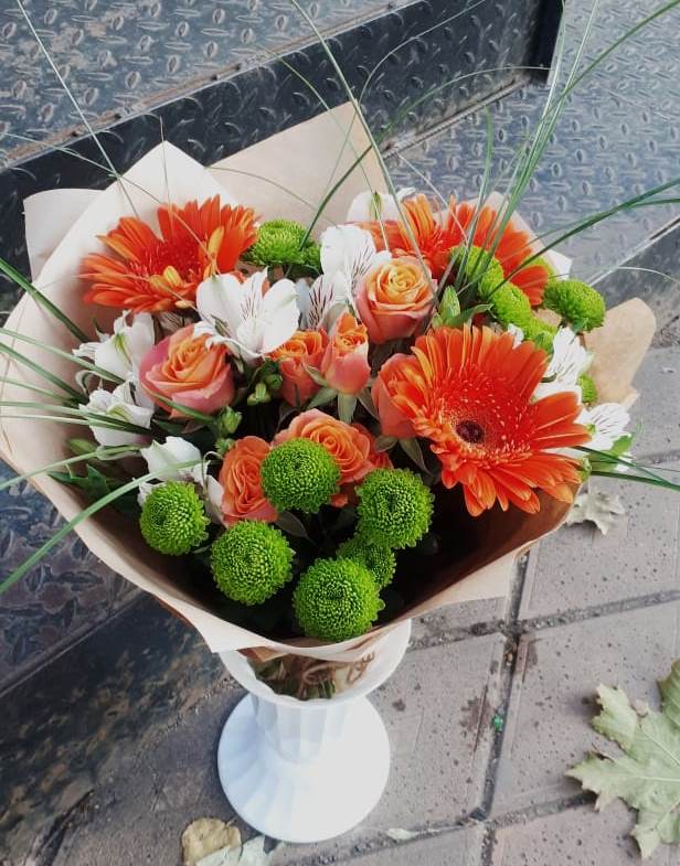 Букет цветов из: Герберы, Хризантемы, Альстромерии и Розы в Тобольске