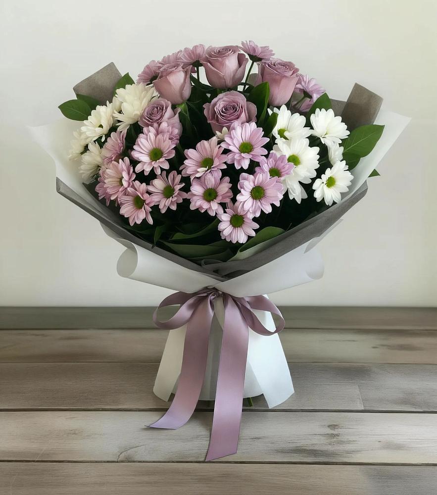 Букет цветов из: Хризантемы и Розы в Тобольске