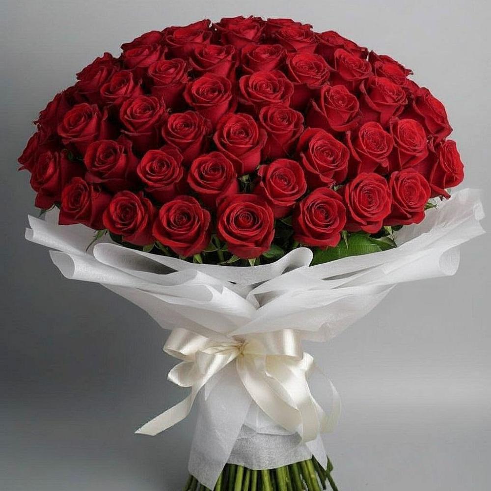 Букет 101 Красная роза Блэк Мэджик в Тобольске