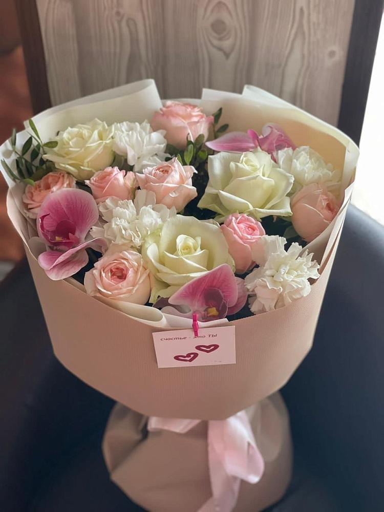 Букет цветов из: Орхидеи, Розы и Гвоздики в Тобольске