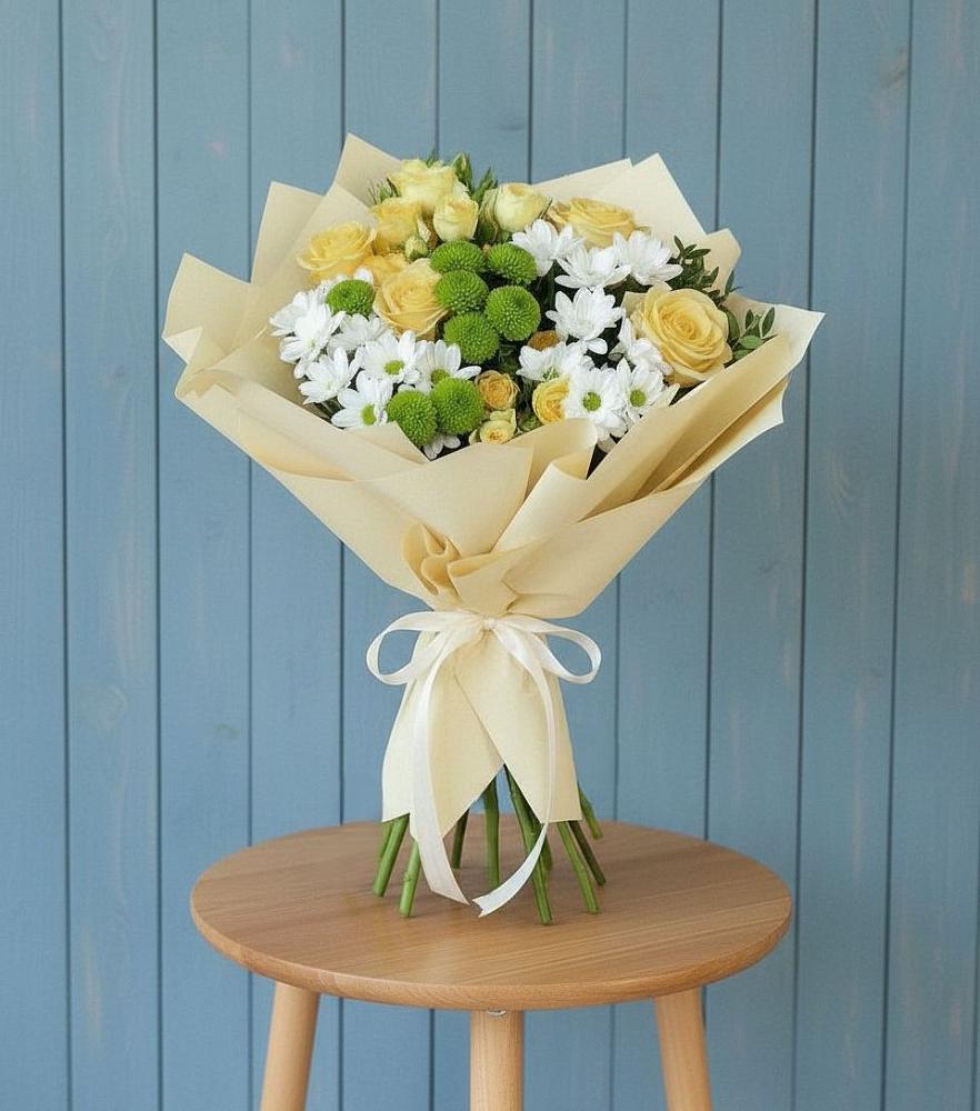 Букет цветов из: Хризантемы и Розы в Тобольске