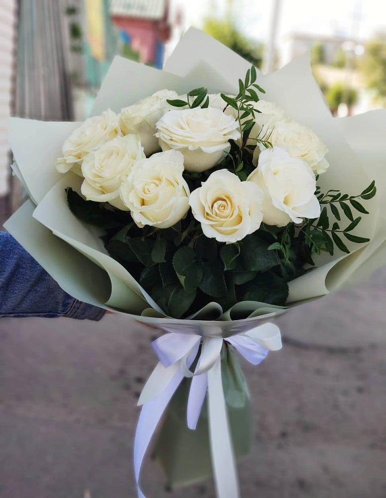 Букет Белые розы Проуд в Тобольске