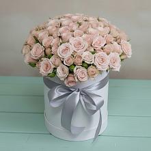 Цветочная композиция из Розы в шляпной коробке в Тобольске