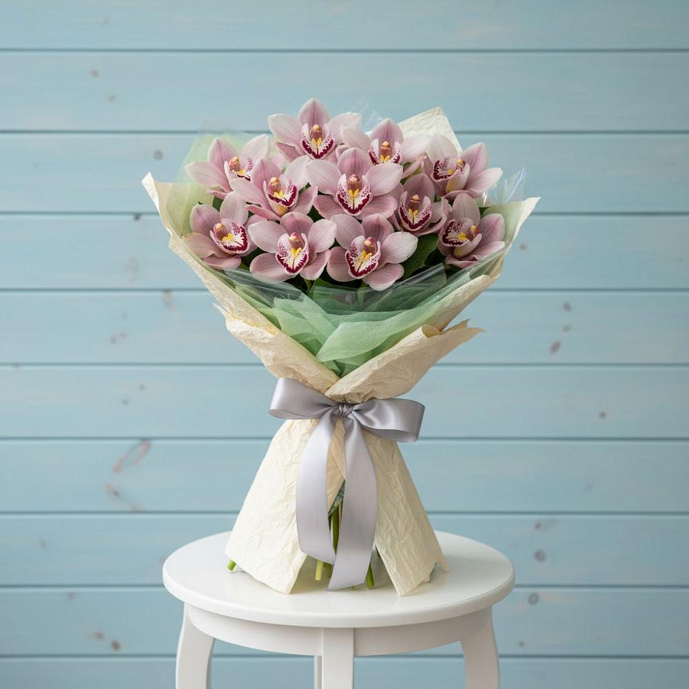 Букет цветов из: Орхидеи и Розы в Тобольске