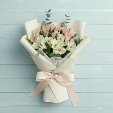 Букет цветов из:  Альстромерии в Тобольске