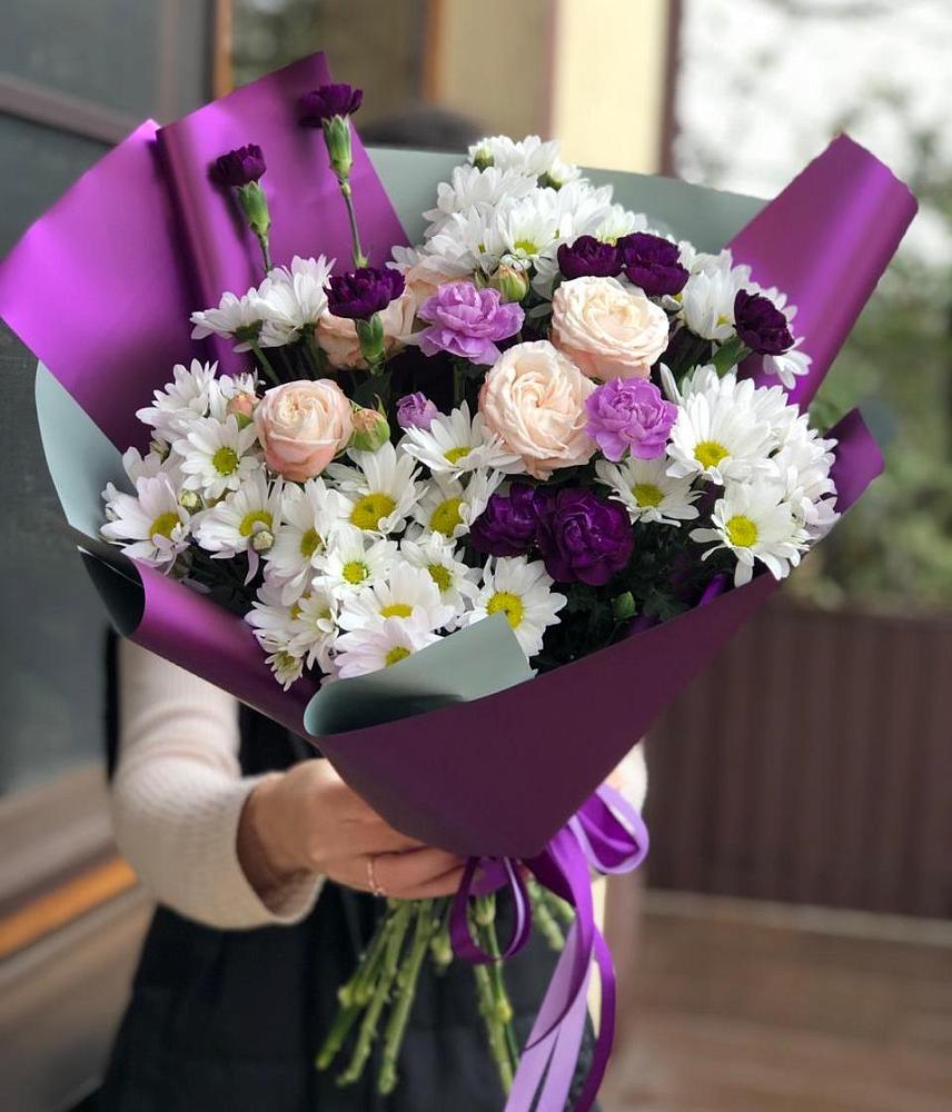Букет цветов из: Хризантемы, Гвоздики и Розы в Тобольске