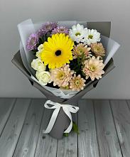Букет цветов из:  Розы, Герберы и Хризантемы в Тобольске