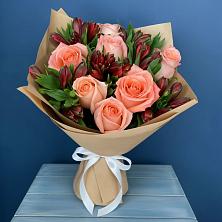 Букет цветов из:  Розы и Альстромерии в Тобольске