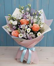 Букет цветов из:  Лизиантусы, Розы, Альстромерии и Гипсофила в Тобольске