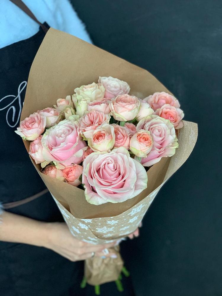 Букет цветов из: Хризантемы и Розы в Тобольске