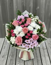 Букет цветов из:  Альстромерии, Гвоздики, Розы и Хризантемы в Тобольске