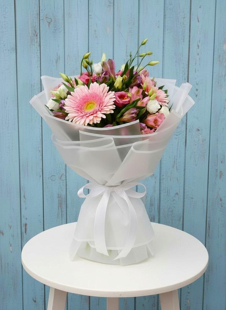 Букет цветов из: Герберы, Альстромерии и Лизиантусы в Тобольске