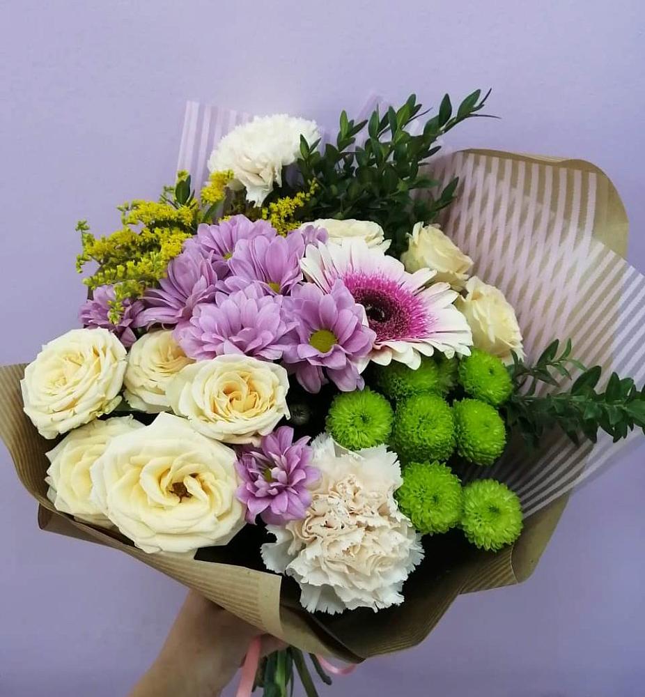 Букет цветов из: Хризантемы, Розы, Гвоздики и Герберы в Тобольске