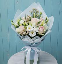 Букет цветов из:  Розы и Лизиантусы в Тобольске