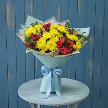 Букет цветов из:  Альстромерии и Хризантемы в Тобольске