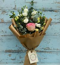 Букет цветов из:  Розы и Лизиантусы в Тобольске