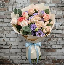Букет цветов из:  Розы, Лизиантусы и Гвоздики в Тобольске