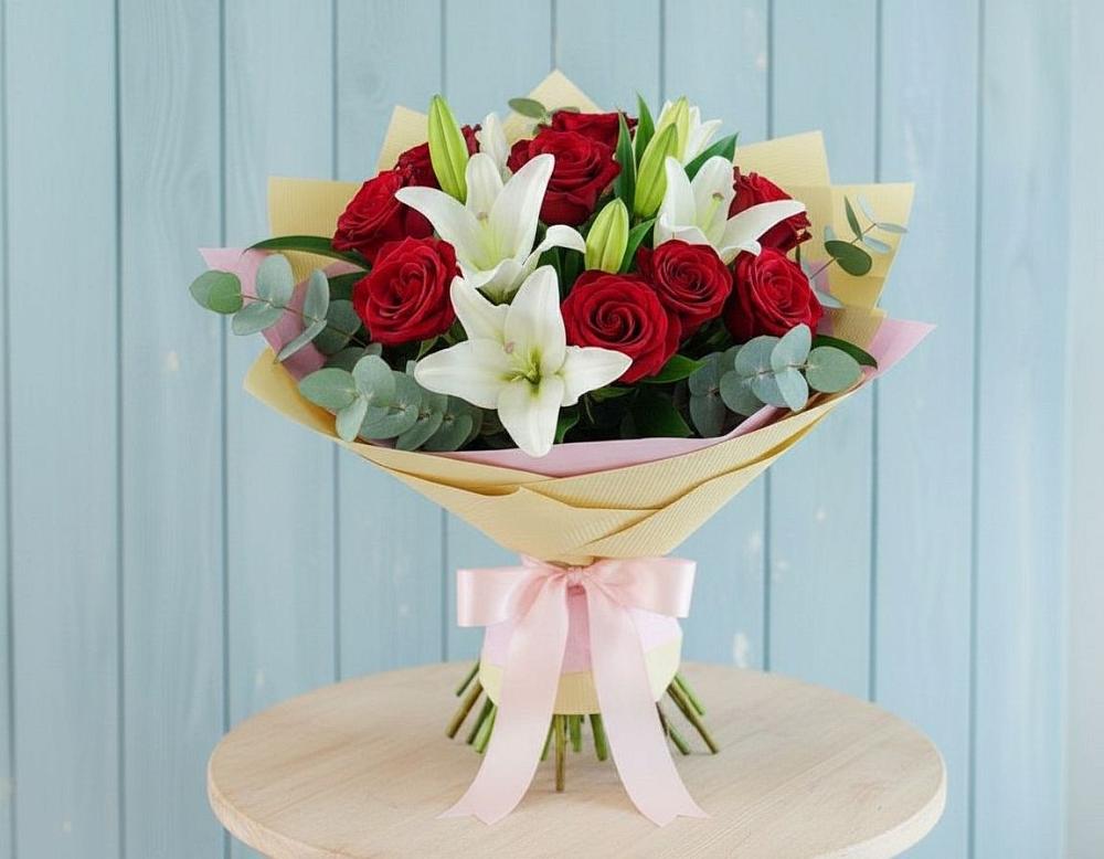 Букет цветов из: Лилии и Розы в Тобольске