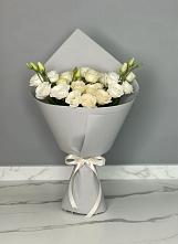 Букет цветов из:  Розы и Лизиантусы в Тобольске